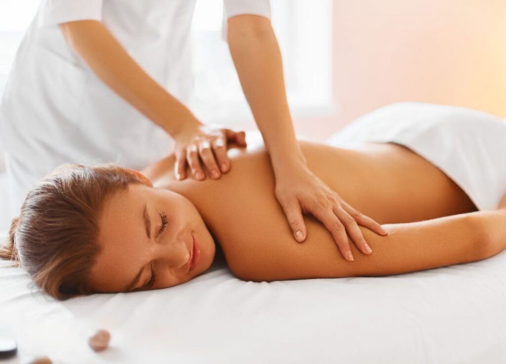 Masajes de Moldeo y Reducción: Transforma tu Silueta de Forma Natural